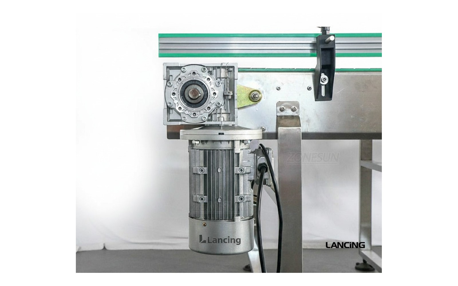 Packaging conveyor motor and drive control detail